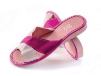Pantofle, klapki, kapcie damskie kremowe z różowymi paskami, z wycięciem 36-41 (84B01) - 1 para