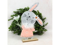 Dekoracja wielkanocna filcowa na drewnianej podstawie ZAJAC z metalowym kwiatkiem 35x25x4 cm szary