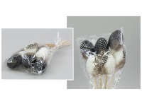 Jajko plastikowe (6 cm) na piku czarno-białe Z PIÓRKIEM 20 cm - kpl 6 szt