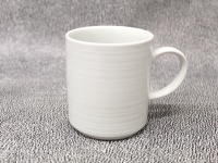 Kubek ceramiczny 380ml tłoczone delikatne paski 9,5x8 cm BIAŁY