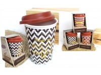 Kubek ceramiczny COFFE z silikonową pokrywką 420 ml 14x9,5x6 cm MIX KOLOR