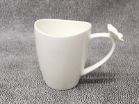Kubek ceramiczny z motylkiem 450ml 11x9 cm BIAŁY