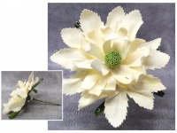 Kwiat piankowy MAGNOLIA postrzępiona wys. 30 (kwiat 35 cm) ECRU