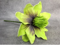 Kwiat piankowy MAGNOLIA wys. 59 cm (kwiat 31 cm) ZIELONY CIEMNY Z FIOLETOWYM ŚRODKIEM