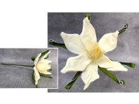 Kwiat piankowy MAGNOLIA Z ZIELONYMI LISTKAMI wys. 53 (główka 27x14 cm) ECRU