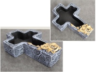 Osłonka betonowa KRZYŻ ZE ZŁOTĄ RÓŻĄ 28x18x7,5 cm GRAFITOWY