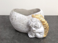 Osłonka betonowa SERCE Z ANIOŁEM ZE ZŁOTYMI SKRZYDŁAMI 17x12x10 cm SZARA