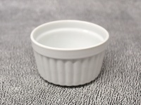 Salaterka, naczynie ceramiczne KOKILKA tłoczony wzór 9,5x5,5 cm BIAŁA