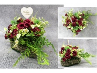 Stroik zalewany KOCHANEJ MAMIE biało-bordowe różyczki OSŁONKA SERCE Z MCHU (ok. 25x33x25 cm) ok. 950 g