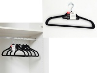 Wieszak na ubrania CZARNY WELUR 45x23x0,5 cm - kpl 5 szt