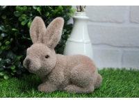 Zajączek leżący flokowany 18x16 cm BRĄZOWY